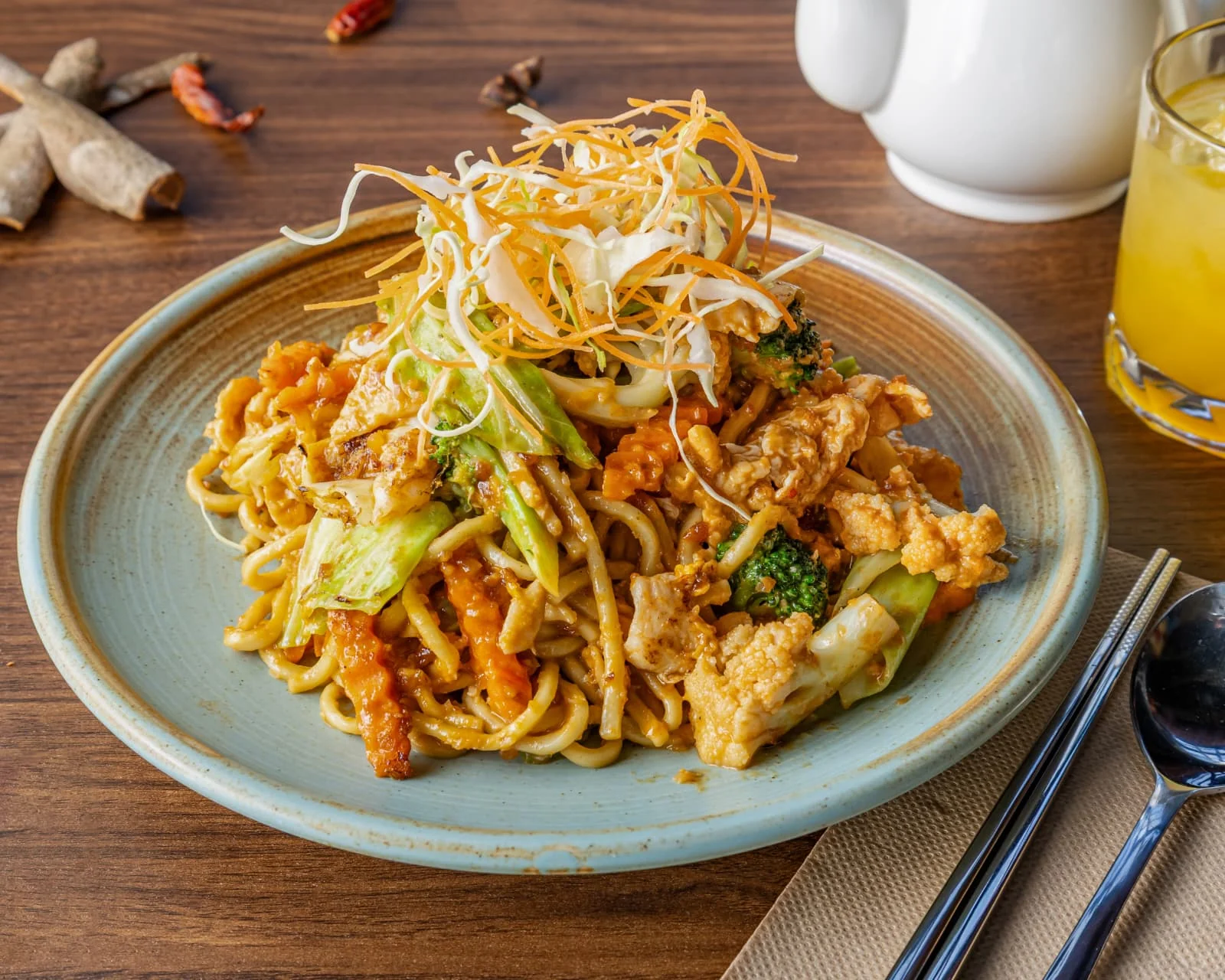 Stir-fried noodles served at Hanoi 90s